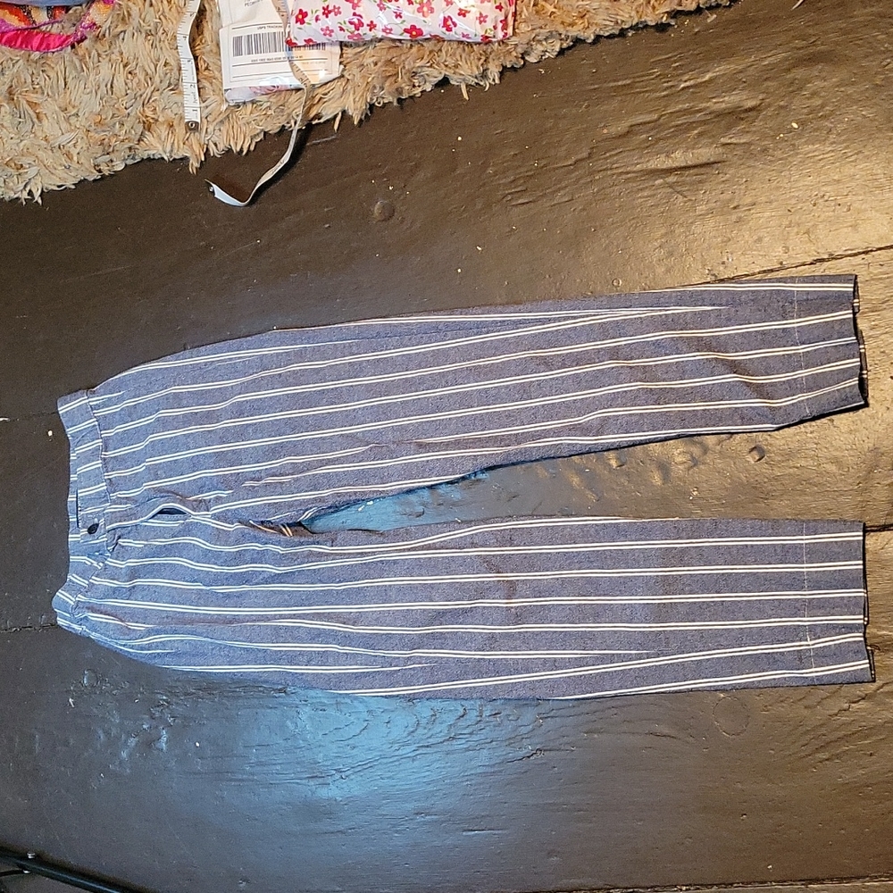 Brandy Melville Cropped Grey and White Striped Pants -Comfy, Made in Italy